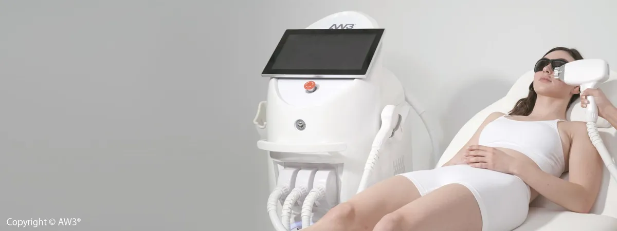 A client receiving a laser hair removal treatment with the AW3® device at Sorellina Clinic