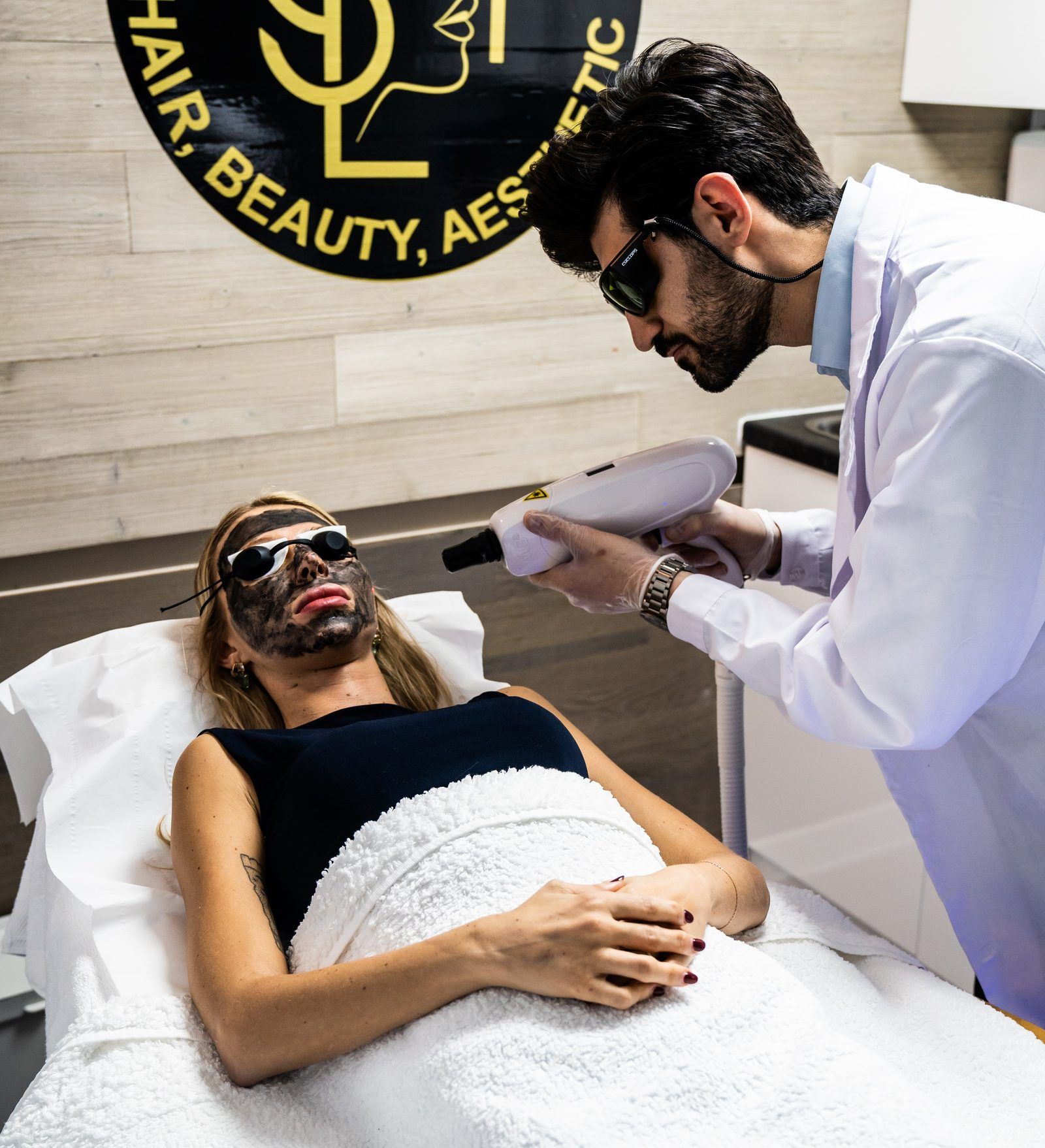 Laser carbon facial treatment at Sorellina Clinic