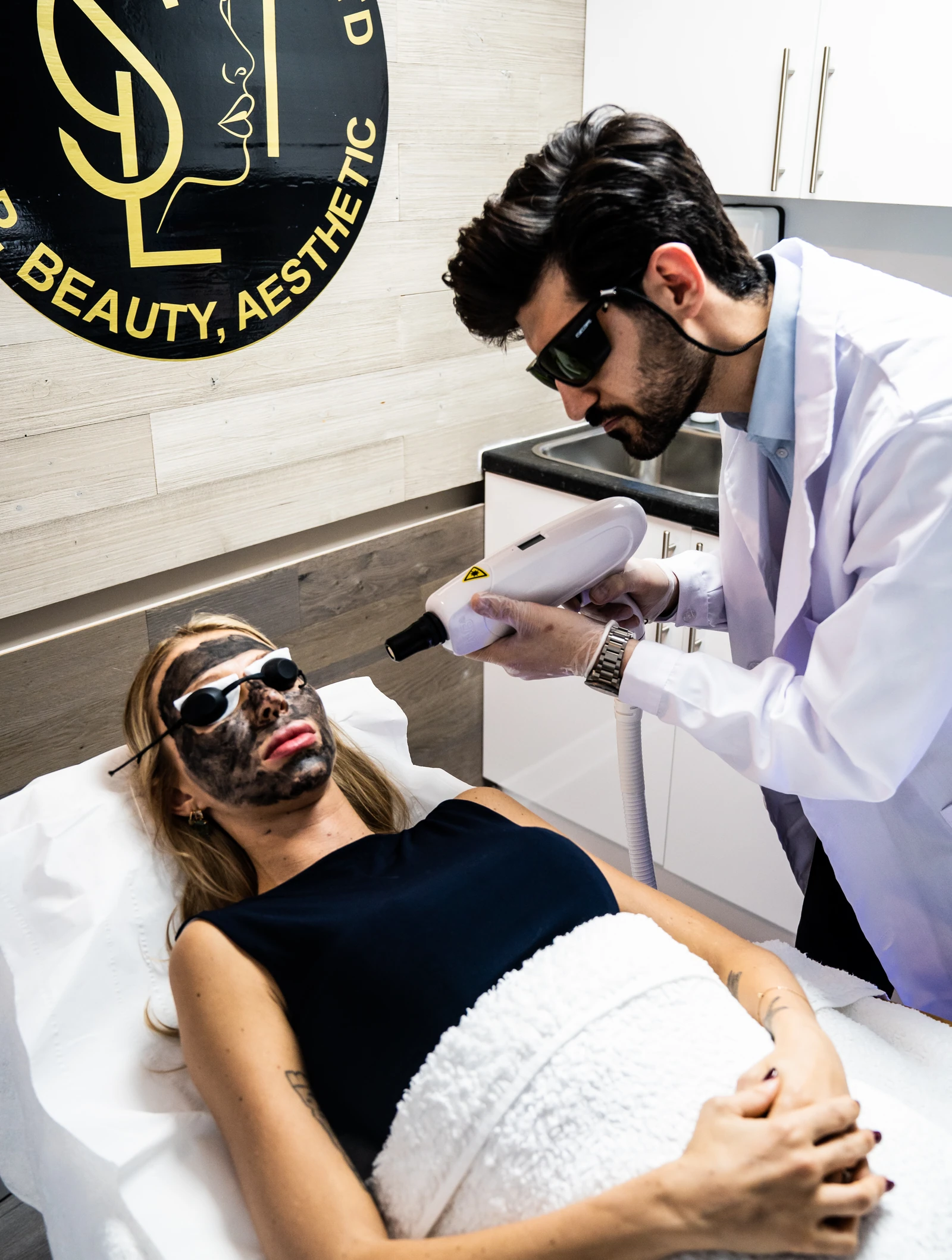 Laser carbon facial treatment at Sorellina Clinic